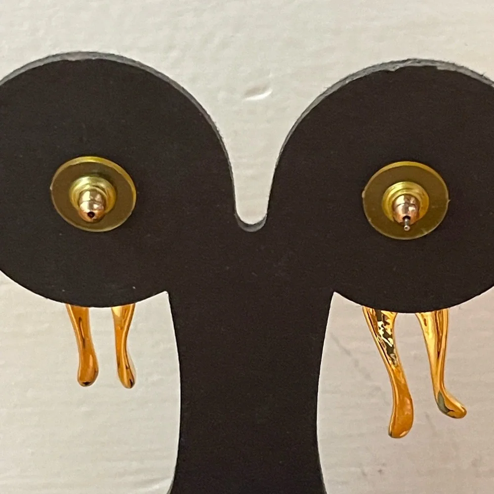 Vintage Gold Cat Earrings